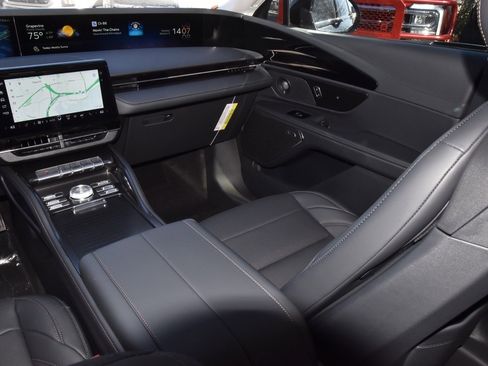 New 2026 Lincoln Nautilus Premier w/ Equipment Group 102A image 17