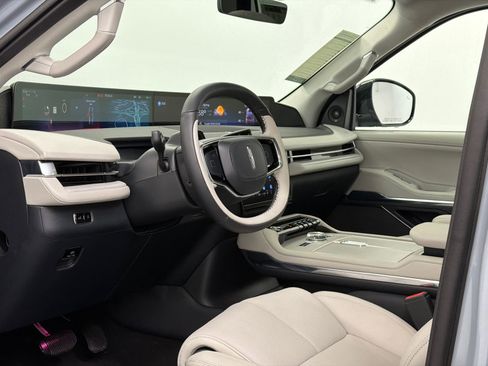 New 2026 Lincoln Navigator Reserve image 18