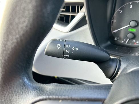 Used 2025 Toyota Corolla LE FWD image 19