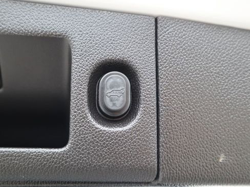 Used 2017 Chevrolet Tahoe LT RWD image 10