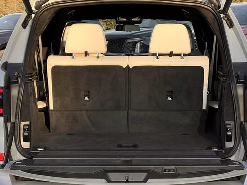 Used 2025 BMW X7 M60i w/ Climate Comfort Package image 27