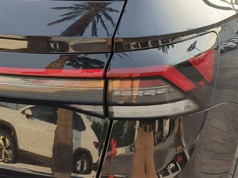 New 2025 Volkswagen Taos SE image 8