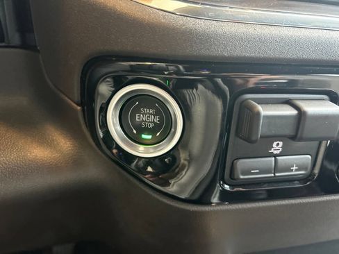 Used 2023 GMC Sierra 1500 SLT w/ SLT Premium Plus Package AWD/4WD image 22