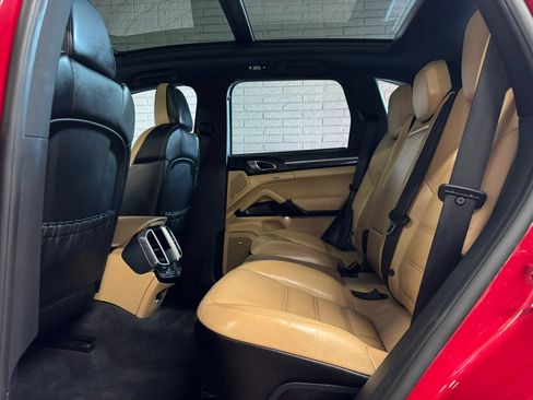 Used 2017 Porsche Cayenne S AWD/4WD image 19