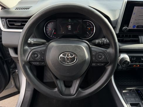 Used 2024 Toyota RAV4 XLE FWD image 17