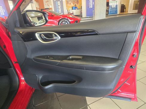 Used 2018 Nissan Sentra SV image 12