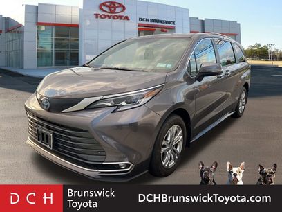 Used 2023 Toyota Sienna Platinum