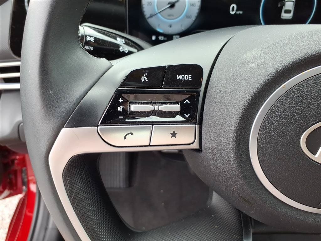 Used 2025 Hyundai Elantra SEL FWD image 20