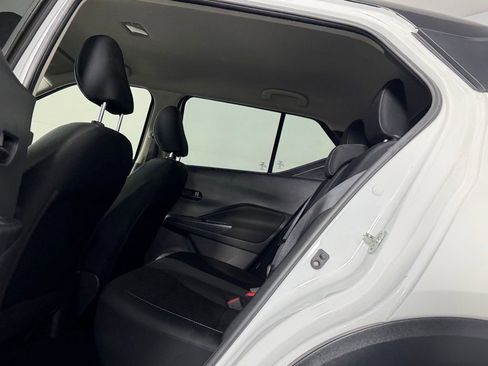 Used 2022 Nissan Kicks S image 27