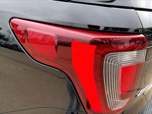 Used 2018 Ford Explorer Sport w/ Equipment Group 401A image 25