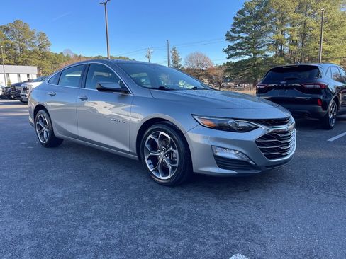 Used 2024 Chevrolet Malibu LT image 4