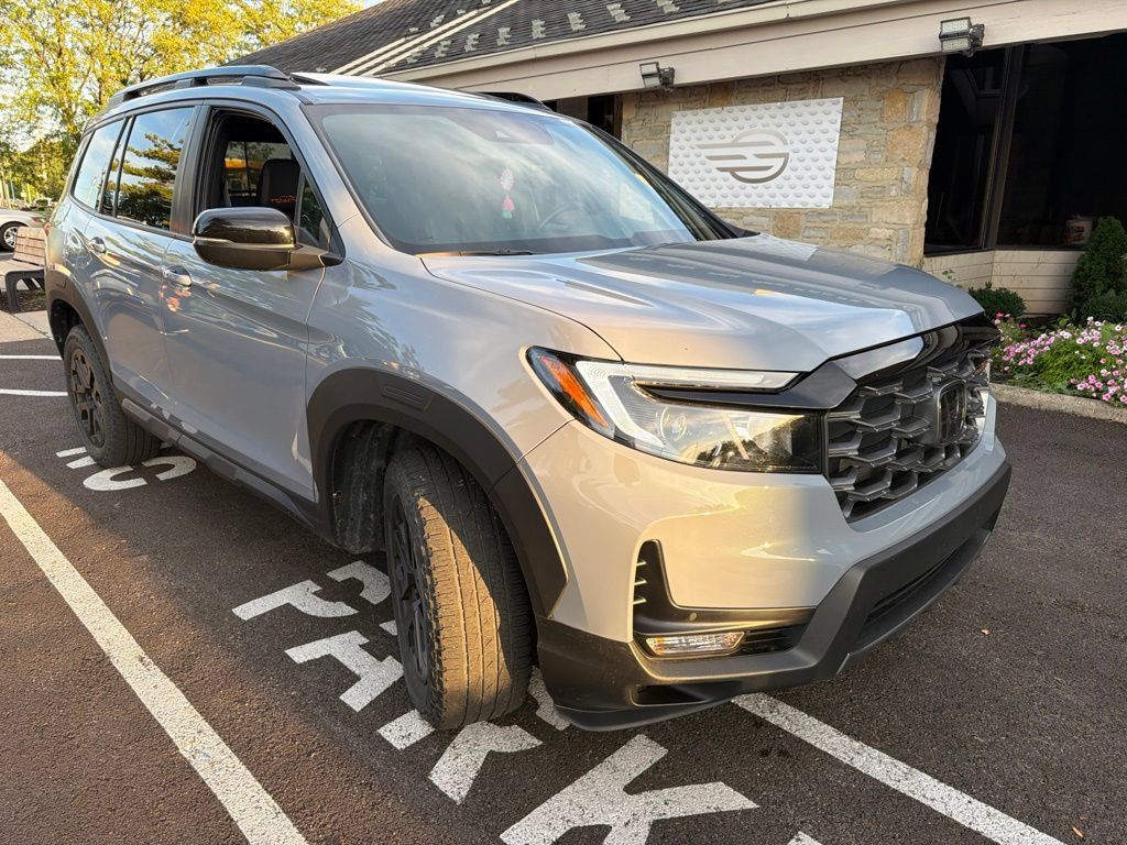 Certified 2023 Honda Passport TrailSport image 5