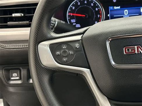 Used 2023 GMC Acadia SLE w/ Driver Convenience Package image 8