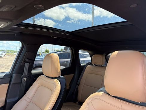 Used 2022 Lincoln Corsair Reserve w/ Luxury Package FWD image 14