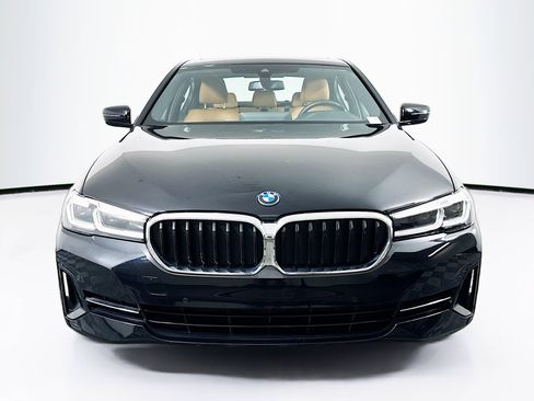 Used 2023 BMW 530e w/ Convenience Package image 2