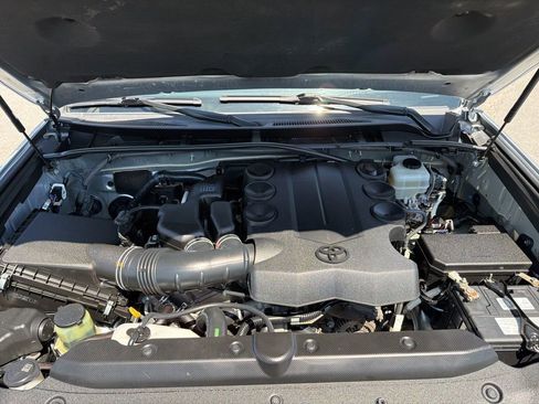 Used 2016 Toyota 4Runner Trail Premium AWD/4WD image 8