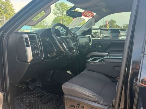 Used 2017 Chevrolet Silverado 1500 LT w/ Midnight Edition AWD/4WD image 8