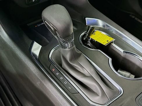 Used 2023 Chevrolet Traverse LT w/ Midnight/Sport Edition image 19