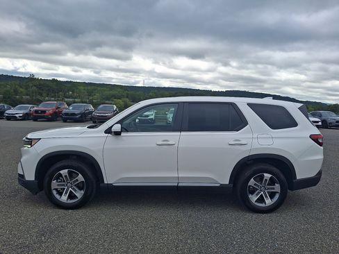 Used 2025 Honda Pilot EX-L image 9