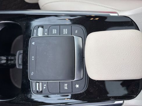 Used 2021 Mercedes-Benz GLB 250 4MATIC image 16