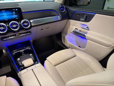 Used 2021 Mercedes-Benz GLB 250 image 28