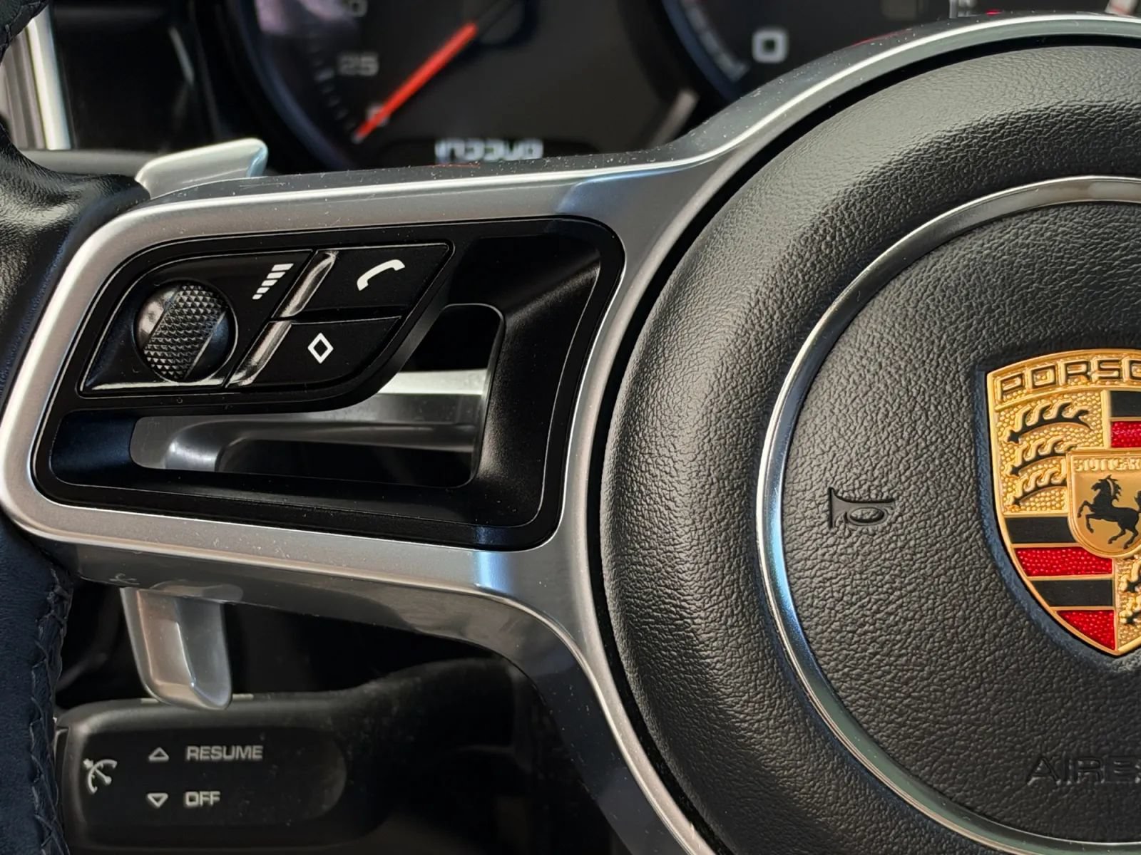 Used 2015 Porsche Macan Turbo AWD/4WD image 28