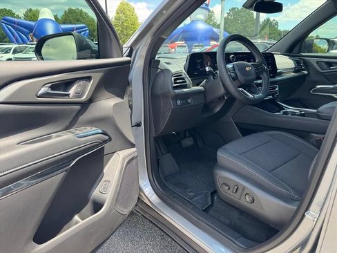 Used 2026 Chevrolet Traverse LT w/ LPO, Floor Liner Package FWD image 15