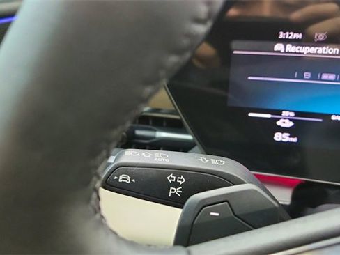 Used 2025 Audi Q6 e-tron Premium Plus w/ Premium Plus image 41