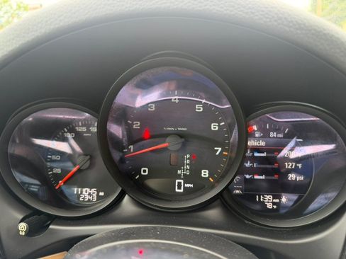 Used 2018 Porsche Macan AWD/4WD image 31