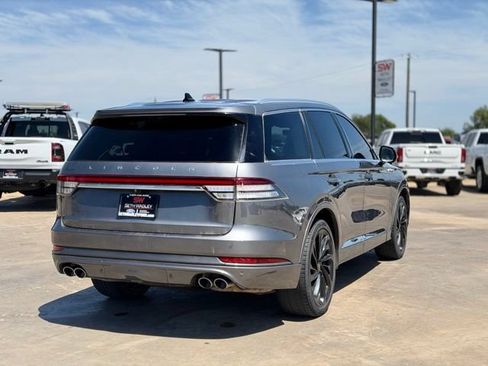 Used 2021 Lincoln Aviator Reserve w/ Equipment Group 210A AWD/4WD image 2