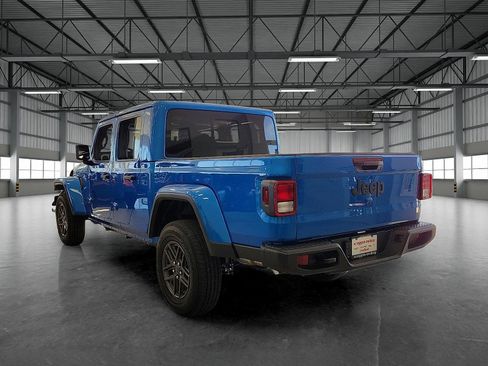 New 2025 Jeep Gladiator Sport image 2