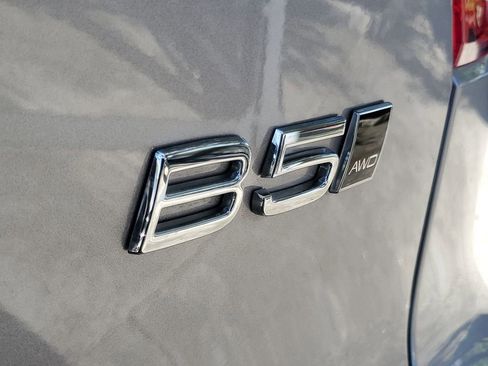 Certified 2026 Volvo XC40 B5 Plus AWD/4WD image 8