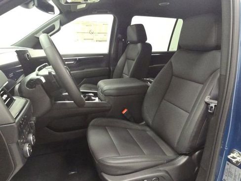 New 2026 Chevrolet Suburban LT w/ Comfort Package image 19