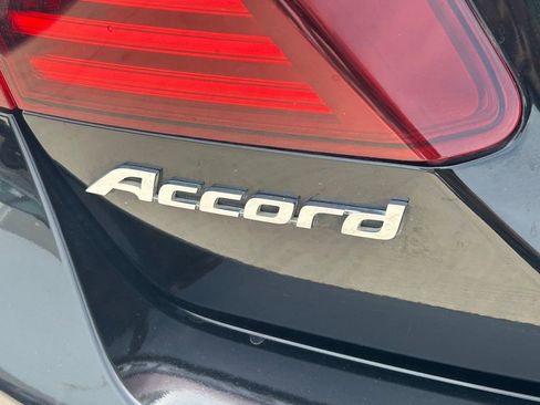 Used 2017 Honda Accord Sport image 12