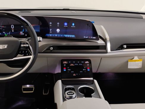 New 2026 Cadillac Vistiq Sport w/ LPO, Floor Liner Package image 27