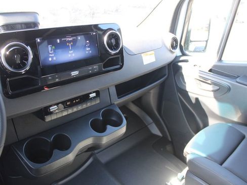 New 2026 Mercedes-Benz Sprinter 2500 image 6
