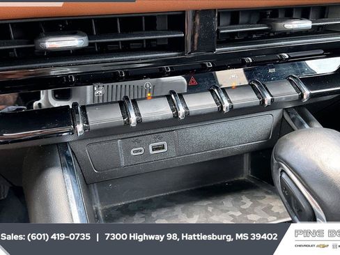 Used 2023 GMC Canyon AT4 w/ Technology Package AWD/4WD image 23