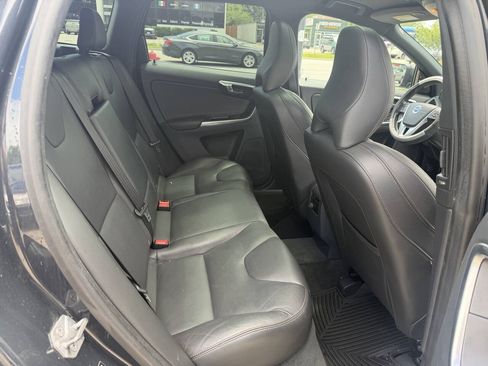 Used 2016 Volvo XC60 T5 Premier w/ Proximity Package FWD image 6