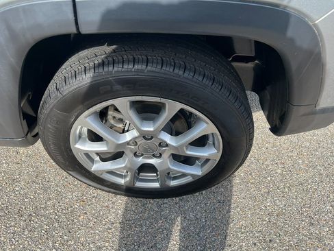 Used 2022 Jeep Compass Latitude image 10