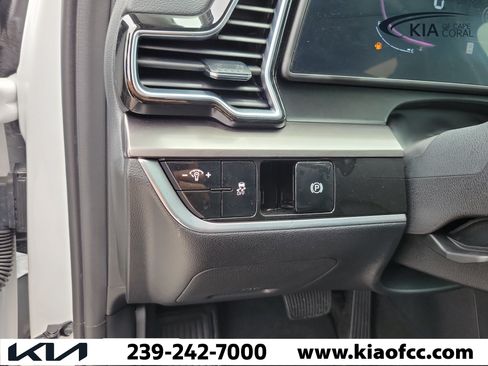 Certified 2024 Kia Sportage EX FWD image 22