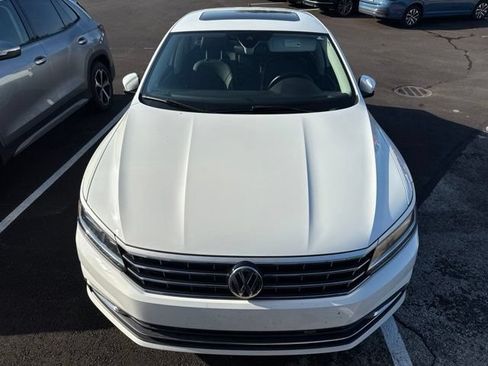 Used 2017 Volkswagen Passat 1.8T SEL Premium FWD image 9