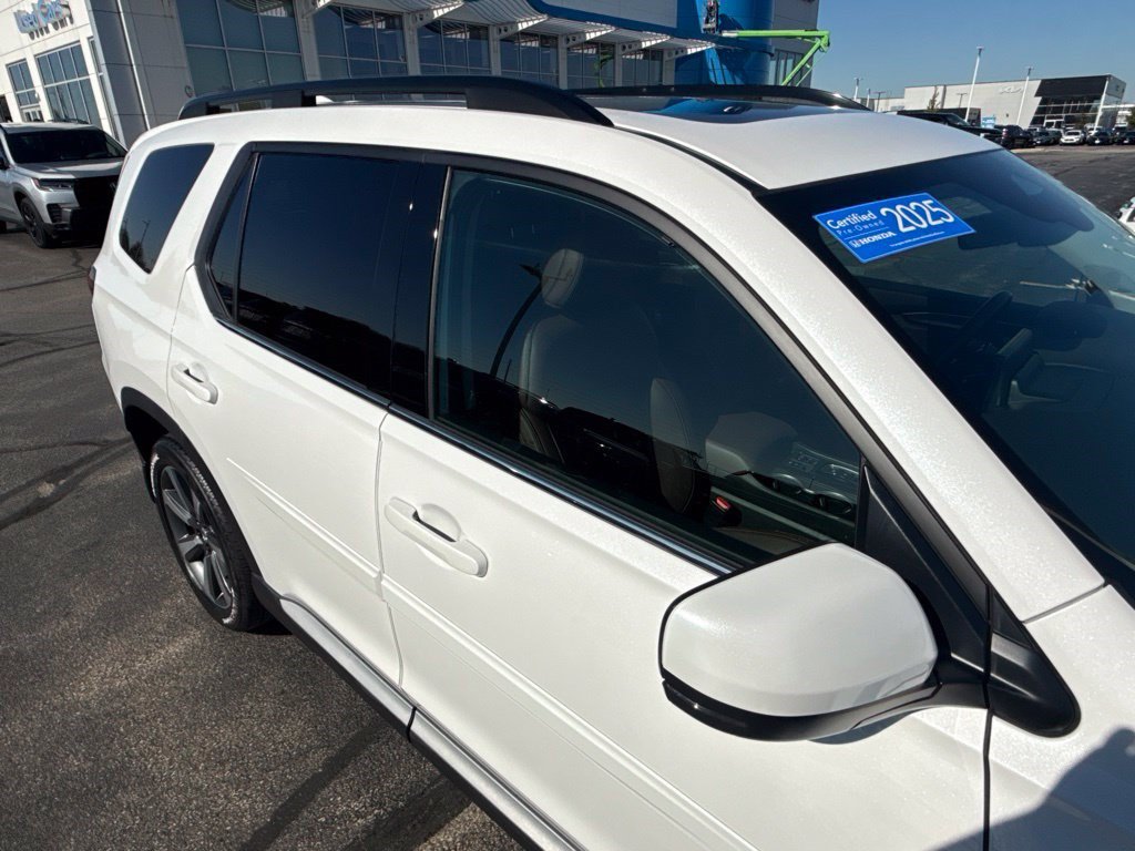 Certified 2025 Honda Pilot Elite image 14