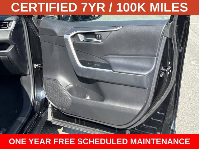 Used 2025 Toyota RAV4 XLE AWD/4WD image 8