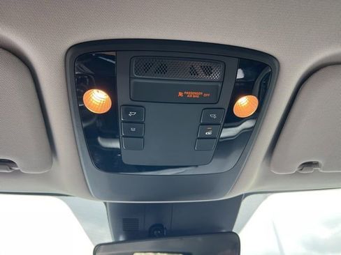 Certified 2024 Kia Carnival LX image 25