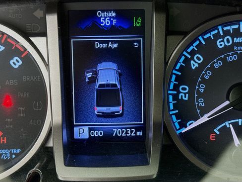 Used 2020 Toyota Tacoma SR5 image 12