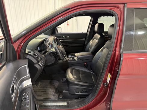 Used 2017 Ford Explorer Limited image 10