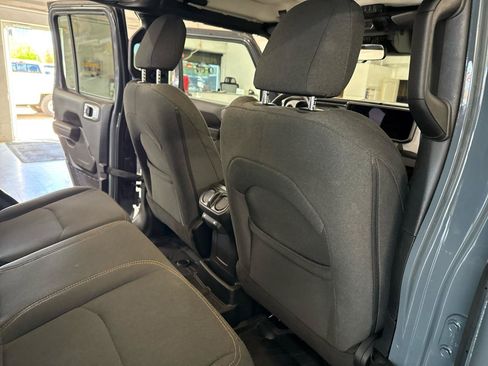 Used 2024 Jeep Wrangler Unlimited AWD/4WD image 48