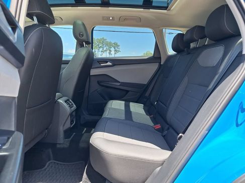 Certified 2024 Volkswagen Taos SE w/ Panoramic Sunroof Package FWD image 10