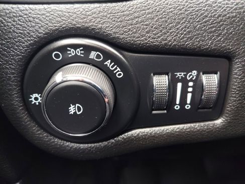 Used 2021 Jeep Cherokee Latitude Lux 80th Anniv w/ Quick Order Package 26U 80TH image 12