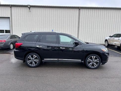 Used 2019 Nissan Pathfinder Platinum image 4